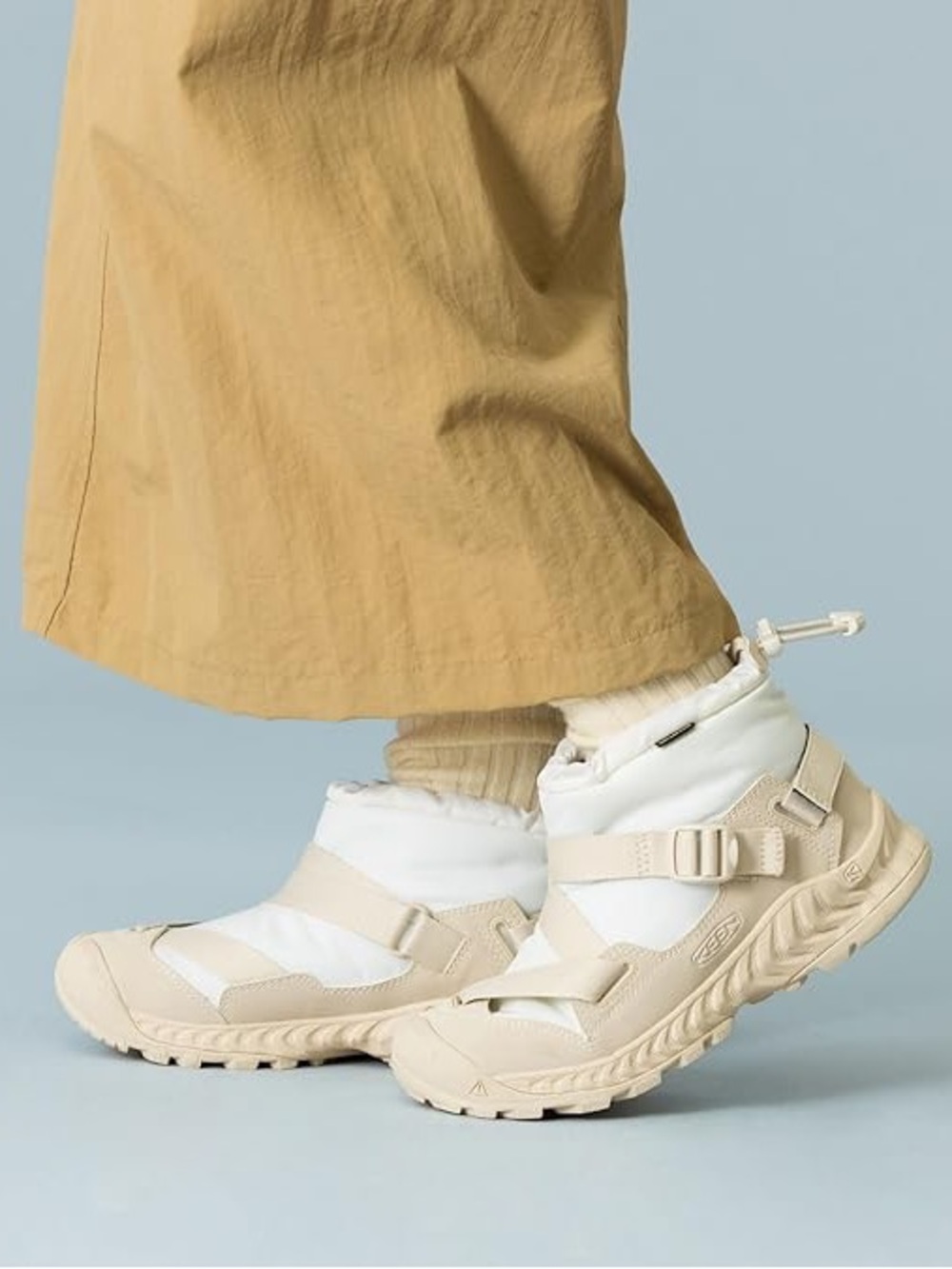 KEEN Hoodzerra Beige Puffer Weatherproof Adjustable Strap Outdoor Boots  8.5
